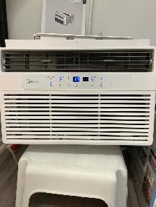 Smart wifi 8,000btu air conditioner, still new $200 - Photo 2