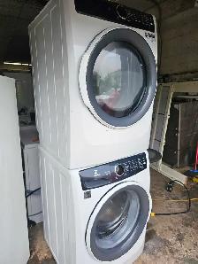 Electrolux washer and dryer set - Photo 2