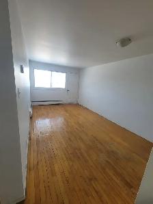Dorval: Studio 1.5 - $785 - Aug 1 / 1er août