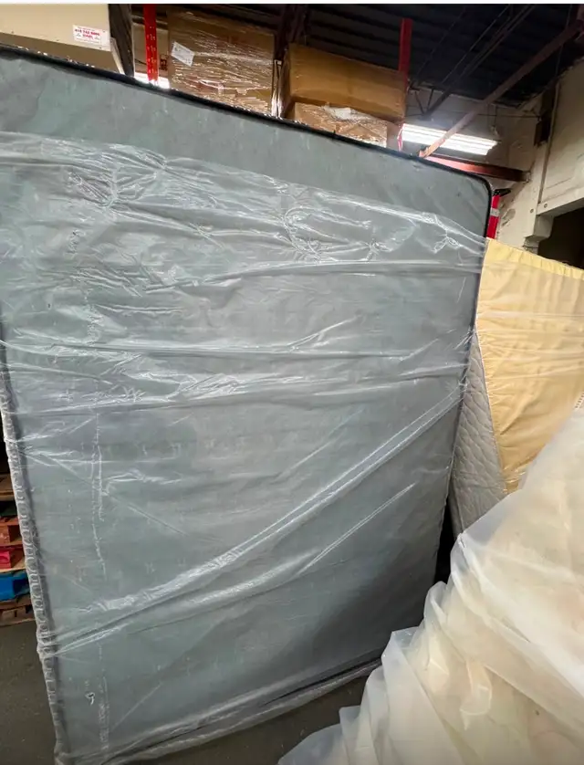 Leon’s Mattress Liquidation – Wholesale / Export / Resale