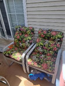 Beautiful Patio Dining Set - Photo 2