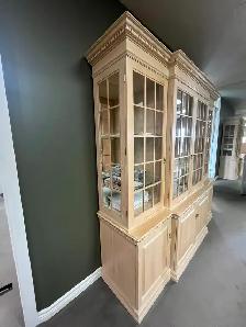 Light Wood Hutch and Display Cabinet - Photo 2