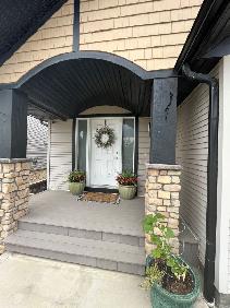 Clearview EXECUTIVE Home - 3 BR / 4 bath - Great Location - Photo 3