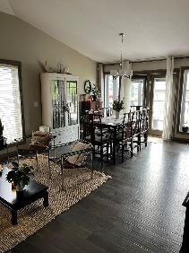 Clearview EXECUTIVE Home - 3 BR / 4 bath - Great Location - Photo 9