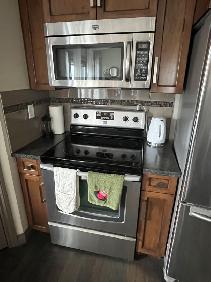 Clearview EXECUTIVE Home - 3 BR / 4 bath - Great Location - Photo 14