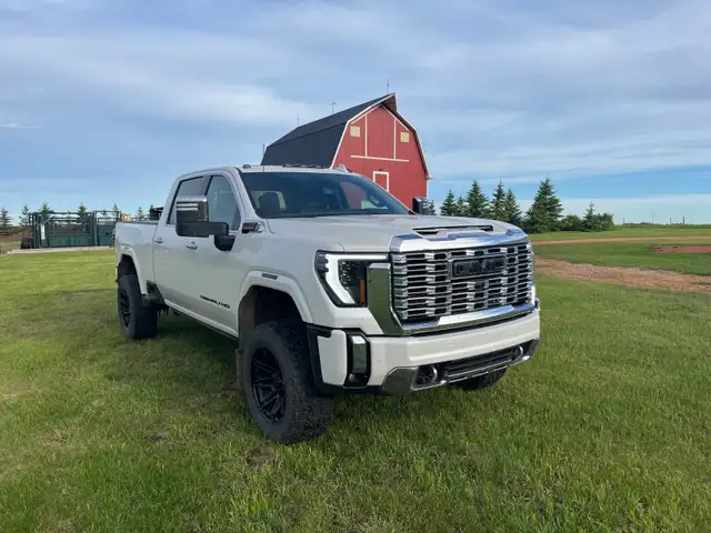 2024 GMC Denali Duramax