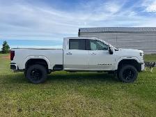 2024 GMC Denali Duramax - Photo 2