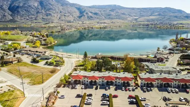 Just reduced! Gorgeous 2 bed/2 bath condo in Osoyoos