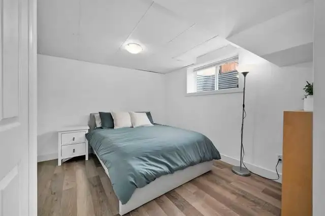 Clean 2 Bedroom Suite in Great Location