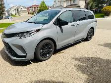 FOR SALE: Toyota Sienna Hybrid XSE AWD - Photo 2