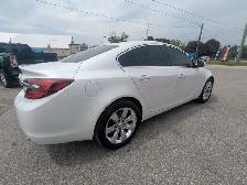 2017 Buick Regal Premium I WITH LEATHER/SUNROOF/NAVIGATION! - Photo 6