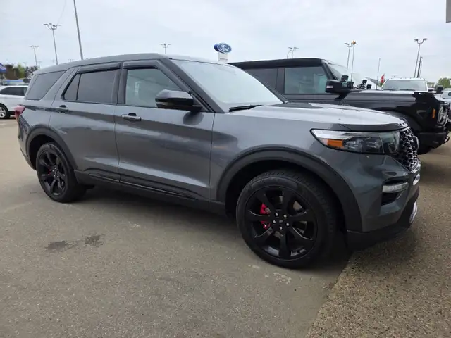 2021 ford explorer st