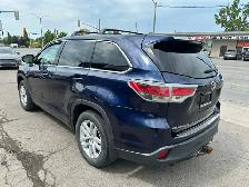 2015 Toyota Highlander LE - Photo 10