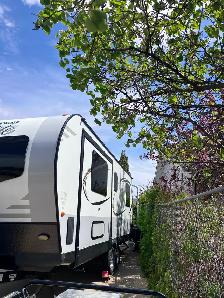 For Sale IMMACULATE 26’ Rockwood Trailer - Photo 3