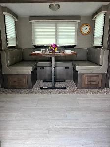 For Sale IMMACULATE 26’ Rockwood Trailer - Photo 5