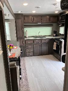For Sale IMMACULATE 26’ Rockwood Trailer - Photo 6