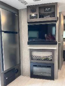 For Sale IMMACULATE 26’ Rockwood Trailer - Photo 7