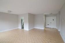 spacious 2-bed unit, Sept 1st, Westmount adj CDN - ID 112 - Photo 2