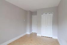 spacious 2-bed unit, Sept 1st, Westmount adj CDN - ID 112 - Photo 4