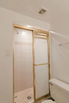 spacious 2-bed unit, Sept 1st, Westmount adj CDN - ID 112 - Photo 11