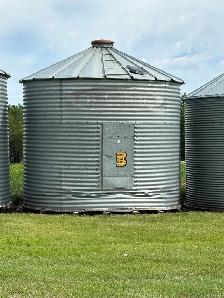 Grain Bins - Photo 5