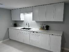 Beautiful bright downtown Oakville apartment - Photo 2