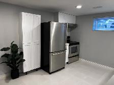 Beautiful bright downtown Oakville apartment - Photo 3