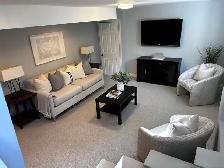 Beautiful bright downtown Oakville apartment - Photo 4