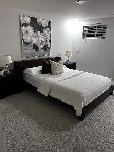 Beautiful bright downtown Oakville apartment - Photo 9