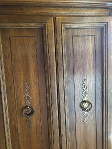 Upright sewing machine cabinet - Photo 2
