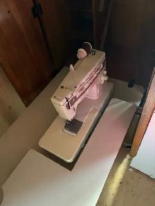 Upright sewing machine cabinet - Photo 6