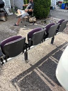 4 section auditorium seating - Photo 2