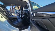 This Sedan/Saloon powered by a Gasoline engine featuring 4WD/4-W - Photo 7