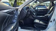 This Sedan/Saloon powered by a Gasoline engine featuring 4WD/4-W - Photo 10