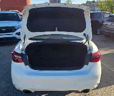 This Sedan/Saloon powered by a Gasoline engine featuring 4WD/4-W - Photo 11