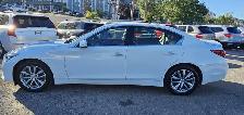 This Sedan/Saloon powered by a Gasoline engine featuring 4WD/4-W - Photo 18