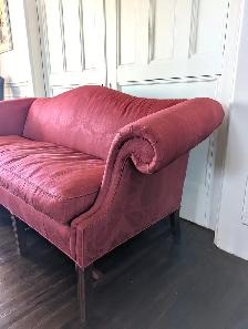 Antique Classic Sofa - Photo 6
