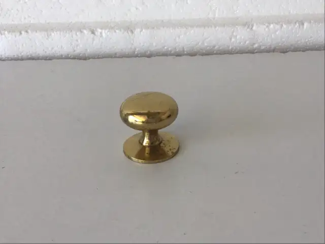 BRASS KITCHEN CUPBOARD KNOBS