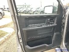 2018 Ram 1500 Express 4x4 Crew Cab 5'7' Box - Photo 20