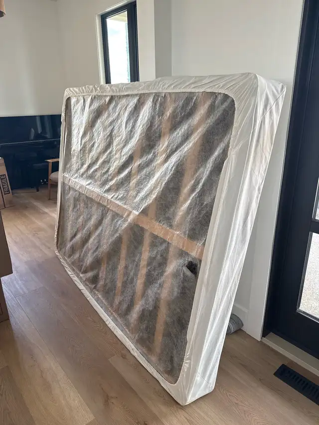 Free Queen Boxspring