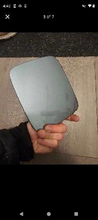 1998 too 2003 sienna fuel door