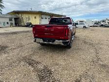 2024 GMC Sierra 1500 SLT 4x4 - Photo 5