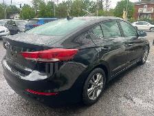2017 Hyundai Elantra - Photo 7