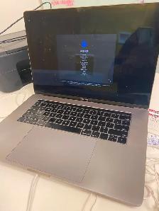 Apple MacBook Pro 15.4' 2018 A1990 i9 16GB RAM 512 GB HD