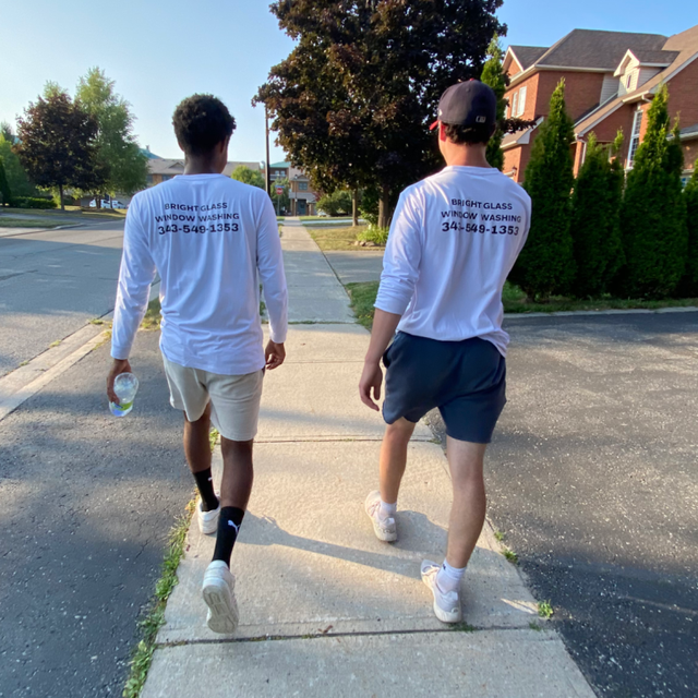 HIRING DOOR-TO-DOOR SALES REPS Earn $20–$35 /Hour This Summer