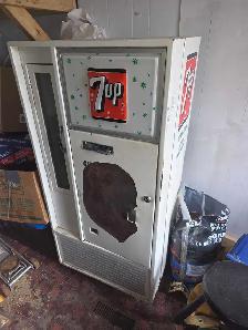 vintage 7-up machine