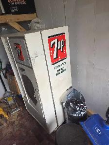 vintage 7-up machine - Photo 2