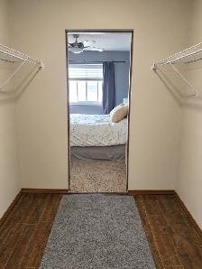 Top Floor Vaulted Ceiling Condo| 2Bed   Den | Underground Parki - Photo 7