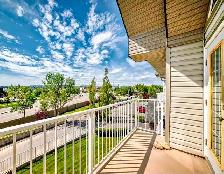 Top Floor Vaulted Ceiling Condo| 2Bed   Den | Underground Parki - Photo 14