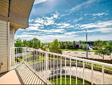 Top Floor Vaulted Ceiling Condo| 2Bed   Den | Underground Parki - Photo 15